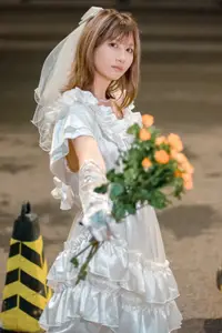 YiTuYu Vol.8790: Pao Pao Xiao Mie – Contemplative Beauty in Pristine White Dress-6