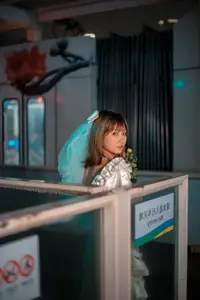 YiTuYu Vol.8790: Pao Pao Xiao Mie – Contemplative Beauty in Pristine White Dress-9