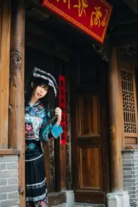 Mystical Ethnic Beauty: Xiao Wen Shines in Traditional Guizhou Attire Vol.8719-0