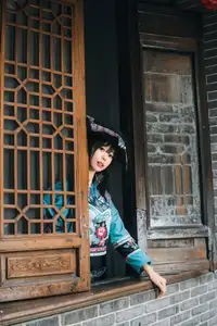 Mystical Ethnic Beauty: Xiao Wen Shines in Traditional Guizhou Attire Vol.8719-2