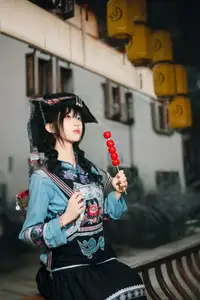 Mystical Ethnic Beauty: Xiao Wen Shines in Traditional Guizhou Attire Vol.8719-6