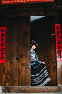 Mystical Ethnic Beauty: Xiao Wen Shines in Traditional Guizhou Attire Vol.8719-16