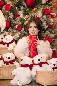 XVG No.39: Cozy Christmas Girl: Discovering Festive Beauty and Sweet Surprises.-10