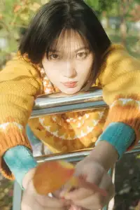 YiTuYu Art Language Vol.8738 Nan Nan: A Radiant Autumn Girl Embracing Warm Afternoon Sun-12