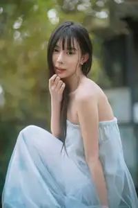 Xiao Yu: Orchid Garden Muse in YiTuYu Vol.8701 – Captivating Serenity Unveiled-21