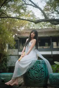 Xiao Yu: Orchid Garden Muse in YiTuYu Vol.8701 – Captivating Serenity Unveiled-24