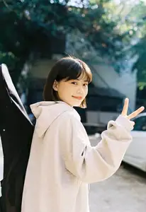 Discover Xin Yue's Captivating Youthful Charm with Guitar in the YiTuYu Vol.8587 Collection.-5