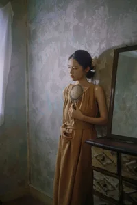 Chasing the Golden Hour: A Retro Visual Journey with Yi Zhi You Zi’s Art Language-28