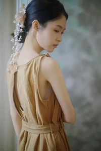 Chasing the Golden Hour: A Retro Visual Journey with Yi Zhi You Zi’s Art Language-14