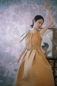 Chasing the Golden Hour: A Retro Visual Journey with Yi Zhi You Zi’s Art Language-13