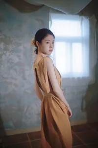 Chasing the Golden Hour: A Retro Visual Journey with Yi Zhi You Zi’s Art Language-11