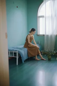 Chasing the Golden Hour: A Retro Visual Journey with Yi Zhi You Zi’s Art Language-23