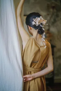 Chasing the Golden Hour: A Retro Visual Journey with Yi Zhi You Zi’s Art Language-12