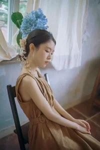 Chasing the Golden Hour: A Retro Visual Journey with Yi Zhi You Zi’s Art Language-27