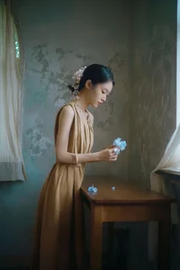 Chasing the Golden Hour: A Retro Visual Journey with Yi Zhi You Zi’s Art Language-36