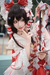 Stunning Hana Cosplay as Hualingmeng at Firefly Animation Carnival: Exquisite Floral Fantasy Fashion and Elegant Hanfu-Inspired Design for Anime Lovers-21