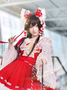 Stunning Hana Cosplay as Hualingmeng at Firefly Animation Carnival: Exquisite Floral Fantasy Fashion and Elegant Hanfu-Inspired Design for Anime Lovers-2