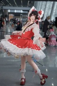 Stunning Hana Cosplay as Hualingmeng at Firefly Animation Carnival: Exquisite Floral Fantasy Fashion and Elegant Hanfu-Inspired Design for Anime Lovers-1