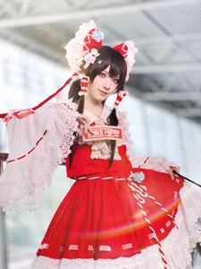 Stunning Hana Cosplay as Hualingmeng at Firefly Animation Carnival: Exquisite Floral Fantasy Fashion and Elegant Hanfu-Inspired Design for Anime Lovers-11