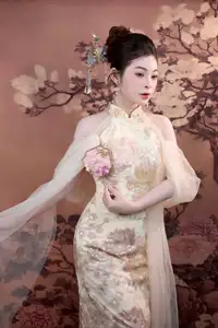 Captivating Asian Beauty: Elegant Woman in Traditional Attire Adorned with Exquisite Pearls.-1