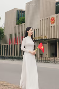 VGU No.117: Graceful Vietnamese Ao Dai at Ho Chi Minh Mausoleum – Hanoi's Proud Charm-11