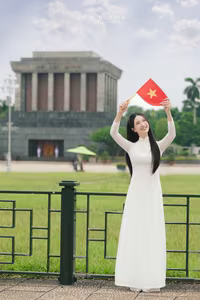 VGU No.117: Graceful Vietnamese Ao Dai at Ho Chi Minh Mausoleum – Hanoi's Proud Charm-2