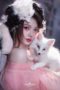 Mesmerizing Nine-Tailed Fox Cosplay: Ethereal Beauty in a Cherry Blossom Garden-6