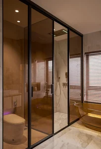 Neoclassical Elegance in a 3m Alley: A Masterpiece of Small-Space Luxury Architecture-30