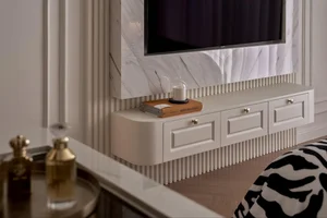 Neoclassical Elegance in a 3m Alley: A Masterpiece of Small-Space Luxury Architecture-40