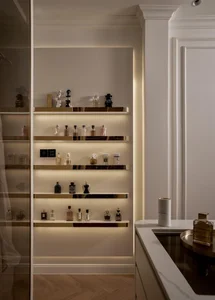 Neoclassical Elegance in a 3m Alley: A Masterpiece of Small-Space Luxury Architecture-16