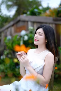 VGU No.159: Radiant Smile & Pristine Beauty Amidst a Vibrant Blooming Garden-0