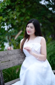 VGU No.159: Radiant Smile & Pristine Beauty Amidst a Vibrant Blooming Garden-6