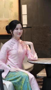 Elegant White Silk Vietnamese Ao Dai with Hand-Embroidered Lilies - Luxurious Traditional Dress for Weddings and Formal Events-2