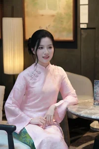 Elegant White Silk Vietnamese Ao Dai with Hand-Embroidered Lilies - Luxurious Traditional Dress for Weddings and Formal Events-3