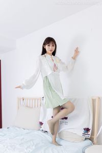 Chinese Model No.2323: Modern Hanfu Charm with Elegant Over-the-Knee Stockings & Flat Shoes-8