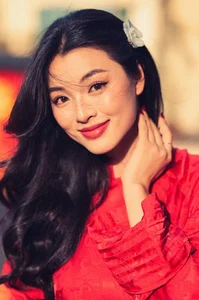 Radiant Beauty: Vietnamese Actress Lan Thy Celebrates Romantic Engagement to Her Conductor Boyfriend After Two Years of Love-0