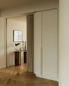 Warm 160m2 apartment for a young family transformed from a rigid office-7