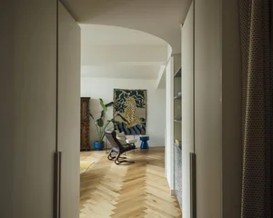 Warm 160m2 apartment for a young family transformed from a rigid office-3