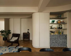 Warm 160m2 apartment for a young family transformed from a rigid office-18