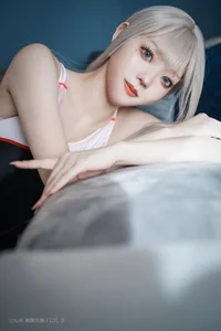 Sleek Silhouettes: The Minimalist Art of Kuro's Athletic Cosplay Aesthetic-2