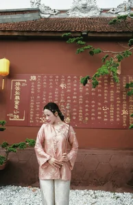 Elegant Vietnamese Beauty at a Peaceful Pagoda: Discover the Serene Style and Spiritual Grace of Vo Nhat Linh-3