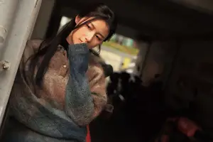 Yang Jia Xin: Pensive Beauty in YiTuYu Art Collection-25