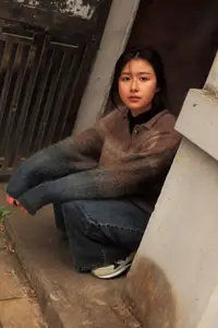 Yang Jia Xin: Pensive Beauty in YiTuYu Art Collection-19