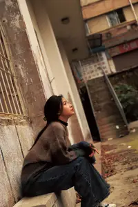 Yang Jia Xin: Pensive Beauty in YiTuYu Art Collection-5