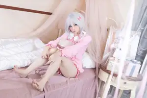 Coser Transforms into Sagiri Izumi in Sweet Eromanga Pajamas-10