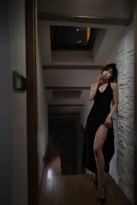 YiTuYu Vol.8830: Yuan Yuan Cheng – Elegant Allure Under Mysterious Light-32