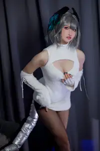 Coser Yamasaki Reina as Aknetz Holhaia Part01: Elegant Charm in a Unique Outfit-3