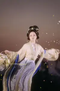 Ethereal Bao Xian - YiTuYu Art Language Vol.8563: Ancient Grace in a Floral Dreamscape-3