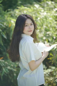 Stunning Portrait Photography of Xiao Wan in YiTuYu Art Language Vol.9292: Aesthetic School-Inspired Senior Sister Concept-5