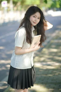 Stunning Portrait Photography of Xiao Wan in YiTuYu Art Language Vol.9292: Aesthetic School-Inspired Senior Sister Concept-6